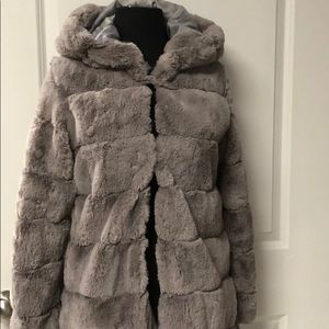 Lanshifei gray faux fur coat